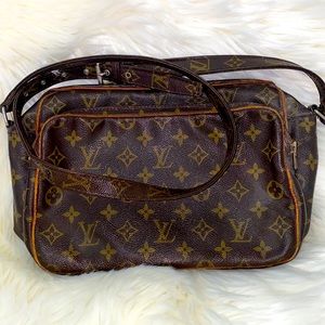 Louie Vuitton Satchel Bag Over The Shoulder. LV Beautiful Vintage Bag